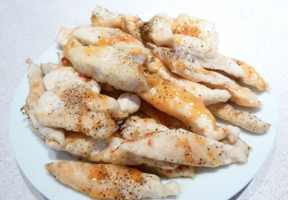 Recette: Lani�res de poulet sauce Tha� de St-Hubert.