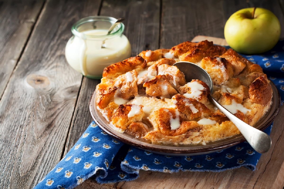 Pr�parez cette recette de pudding au pain et aux pommes