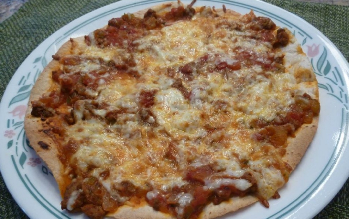 Recette: Pizza au boeuf hach�sur pain tortillias.