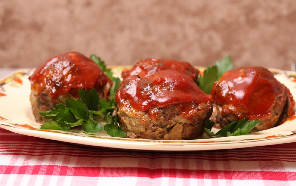 Une parfaite id�e pour le souper, des pains de viande au fromage dans des moules � muffins.