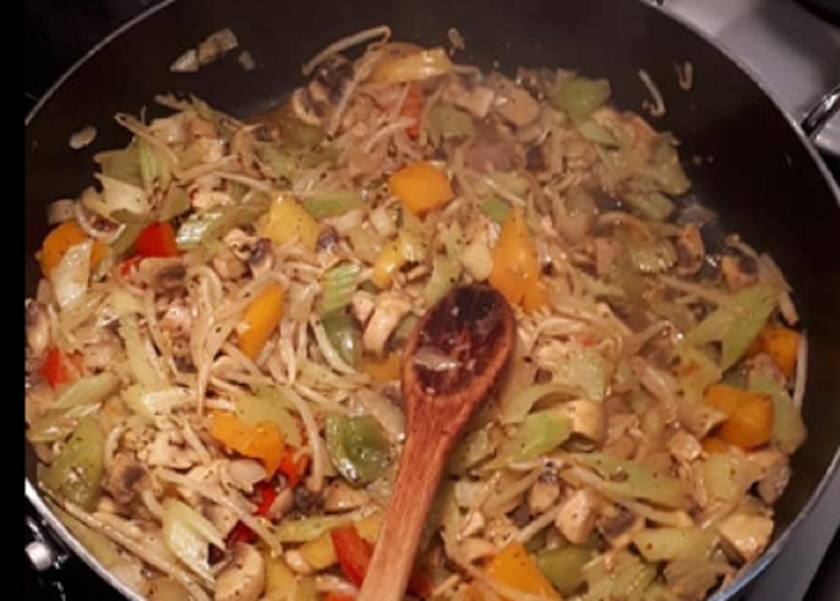 Un bon chop suey au poulet, le repas parfait quand on est press�s.