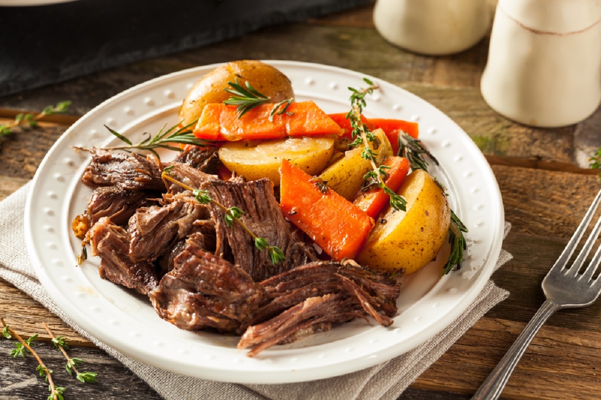 Voici une recette de r�ti de boeuf � la mijoteuse. 