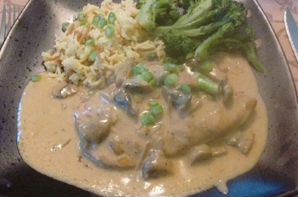 Recette: Escaloppe de poulet, sauce porto aux champignons.