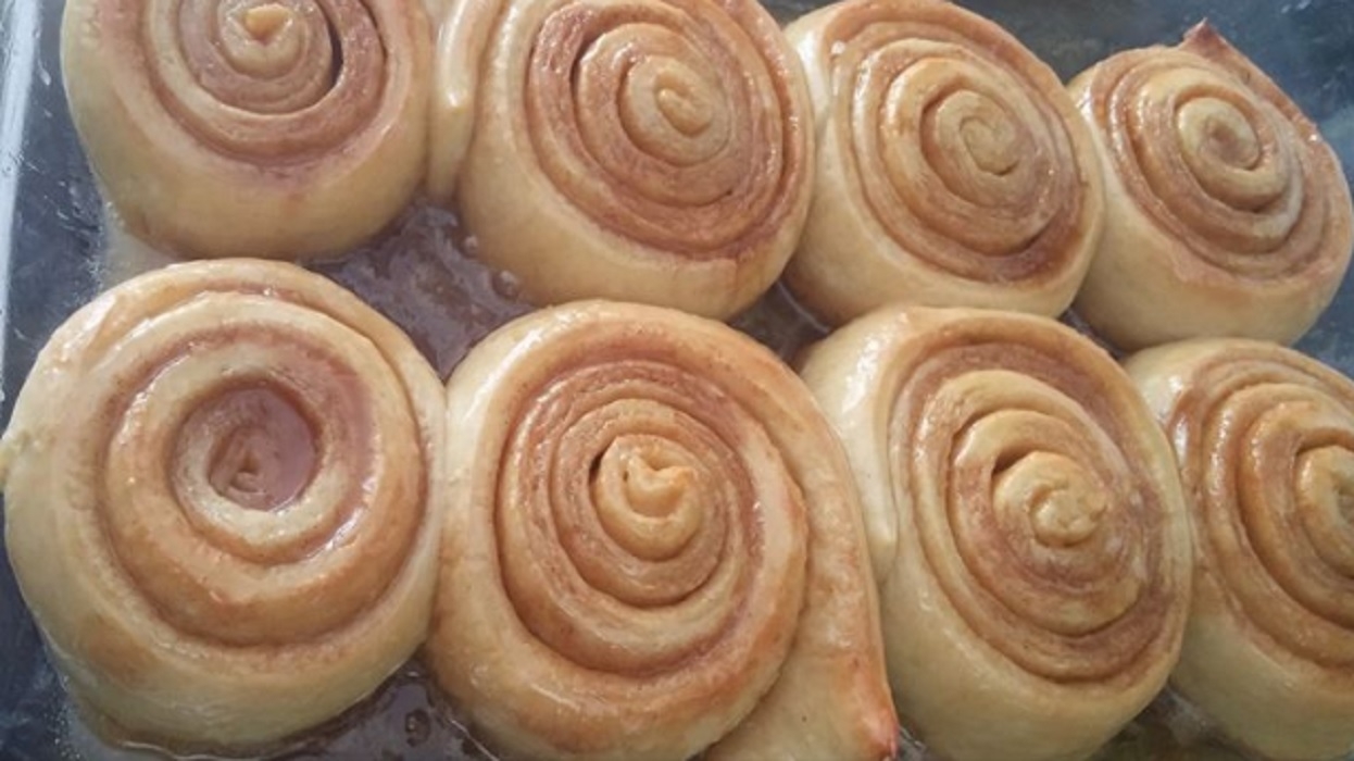 Recette: Brioches au caramel de maman.