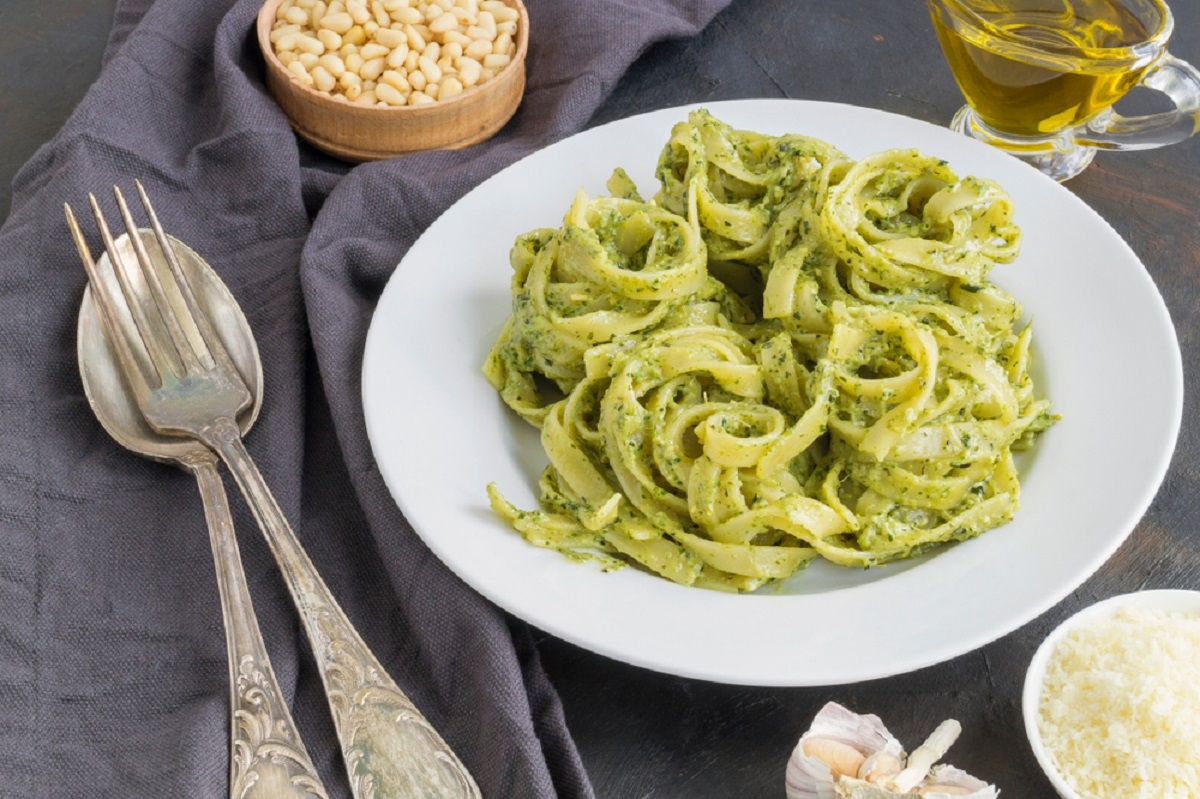 Des p�tes au poulet, mozarella et pesto, un excellent choix repas. 