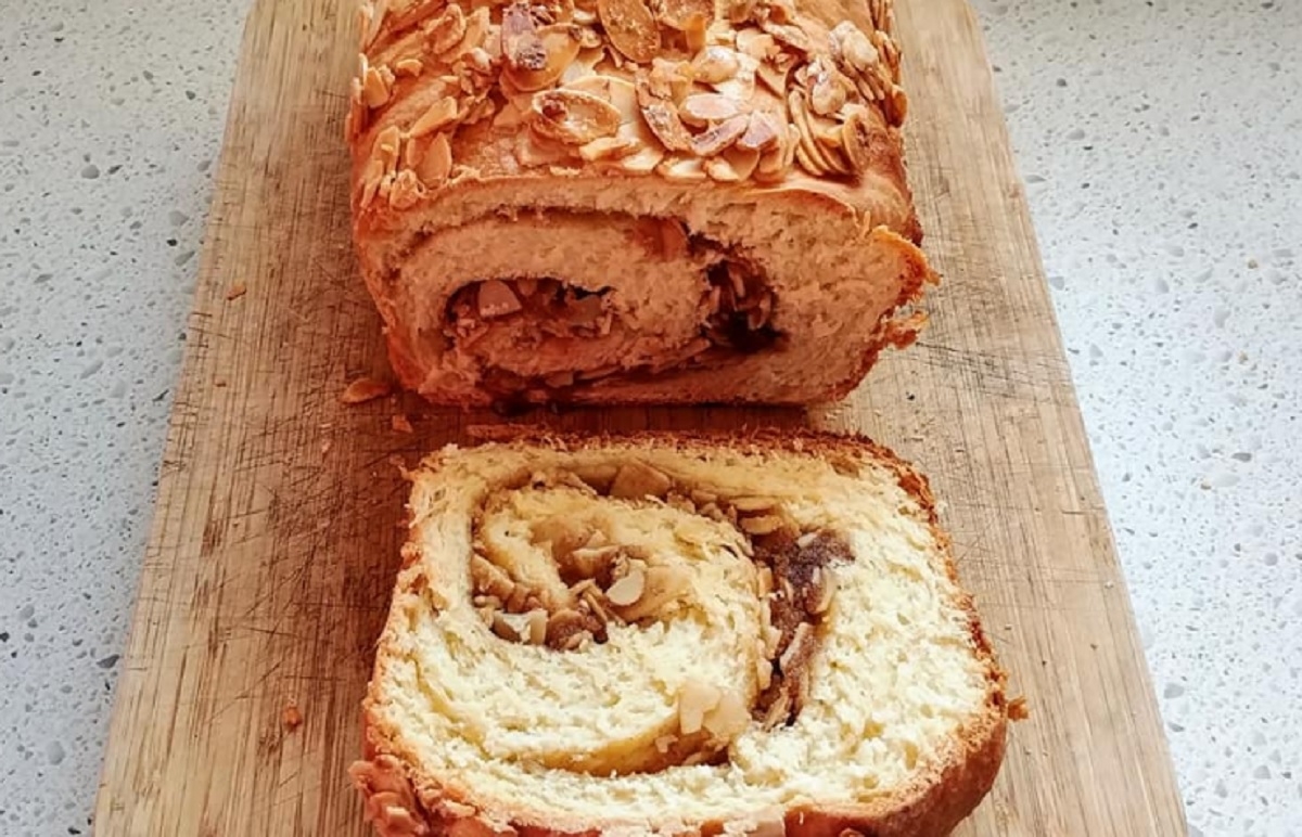 Recette: Pain brioch� aux amandes.