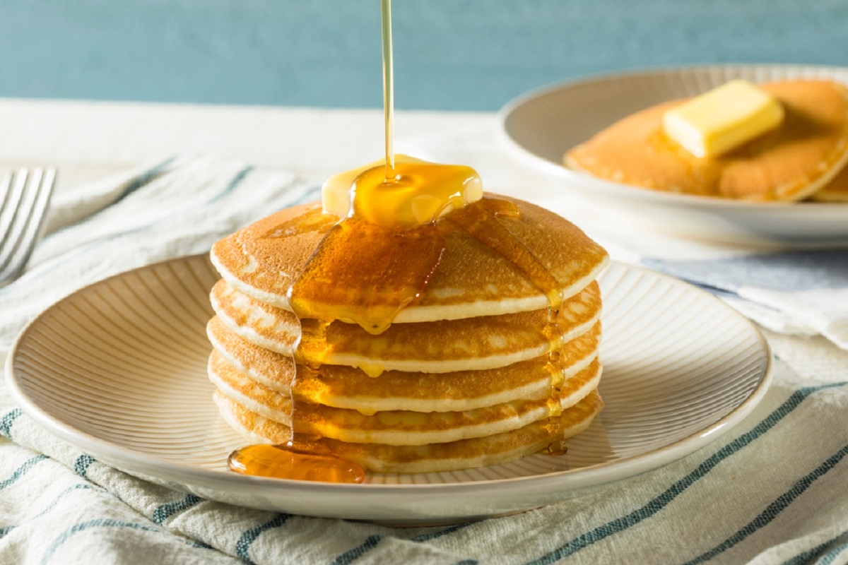Des pancakes maison pour le brunch, les enfants adorent. 