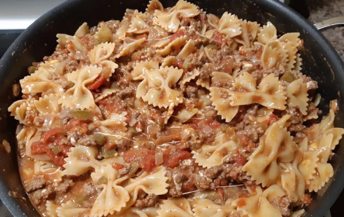 Recette: Boucles au boeuf hach�, tomates et vodka.