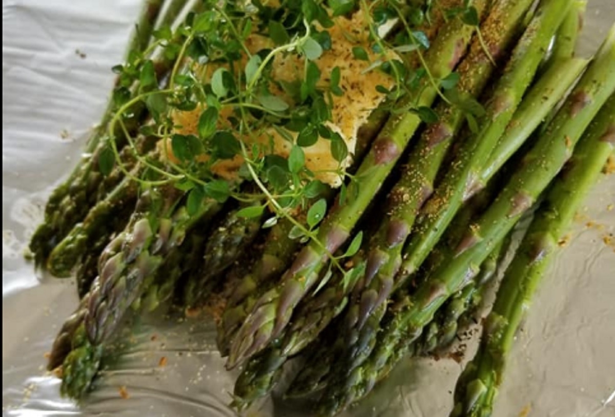 Recette: Asperges � l'ail, en papillote.