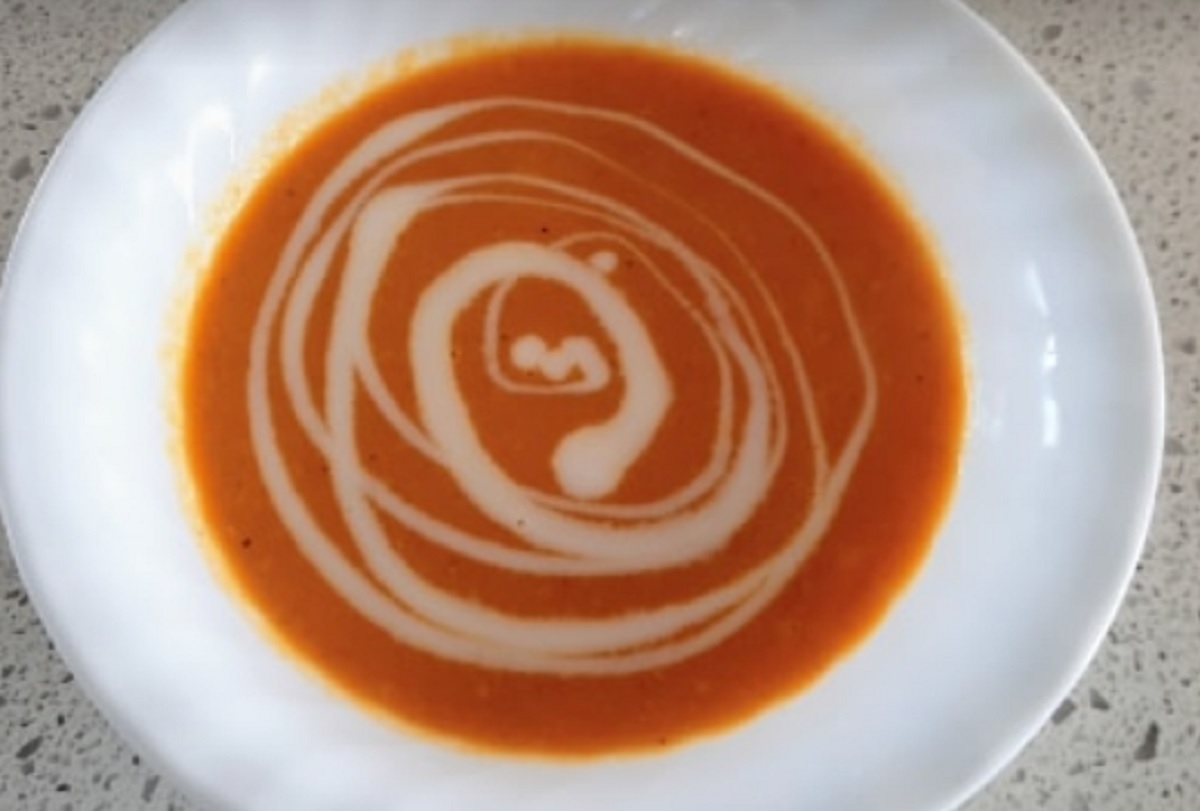 Recette: Potage de carotte, cari et lait de coco.