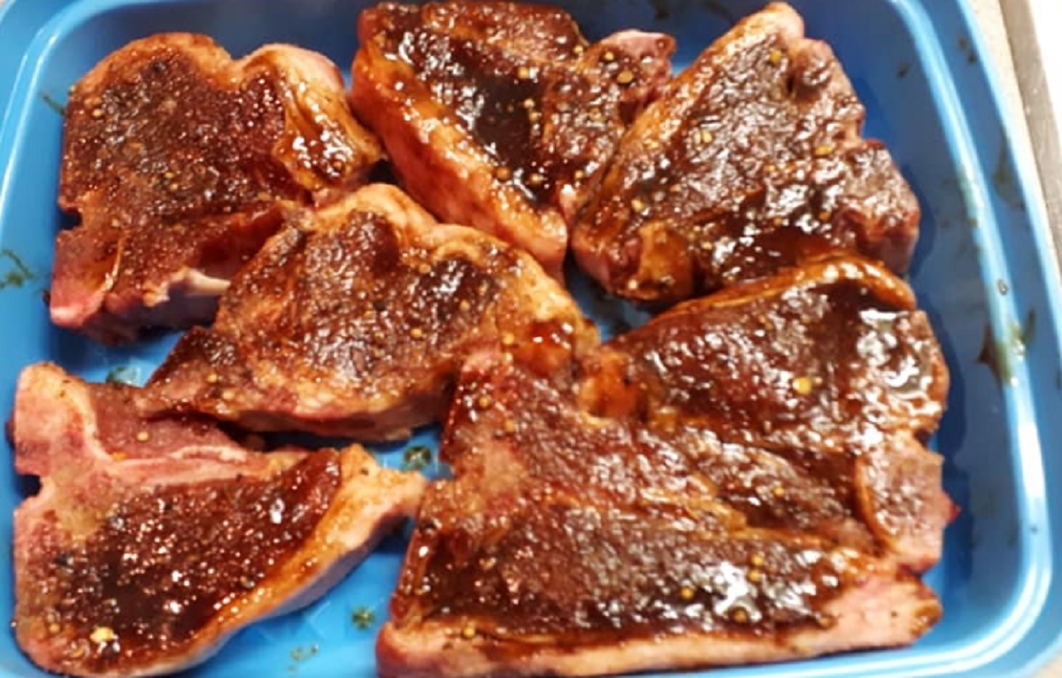 Recette: C�telettes d'agneau extra ail.