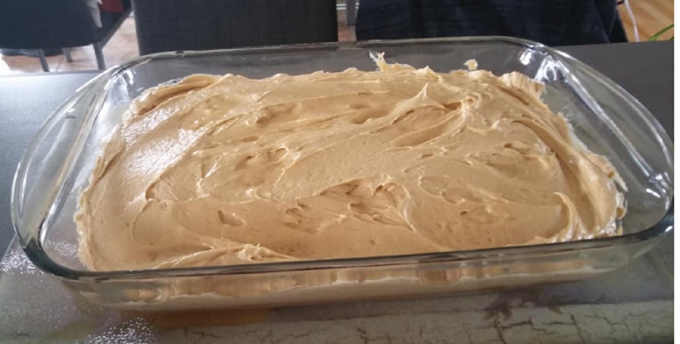 Recette: G�teau blanc et son gla�age sucre � la cr�me.