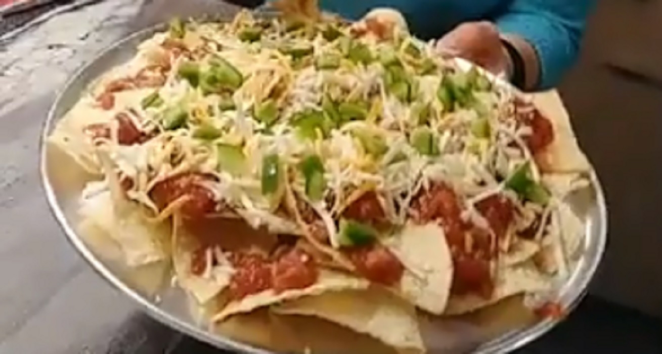 Recette: Nachos au pepperoni et sa sauce barbecue.
