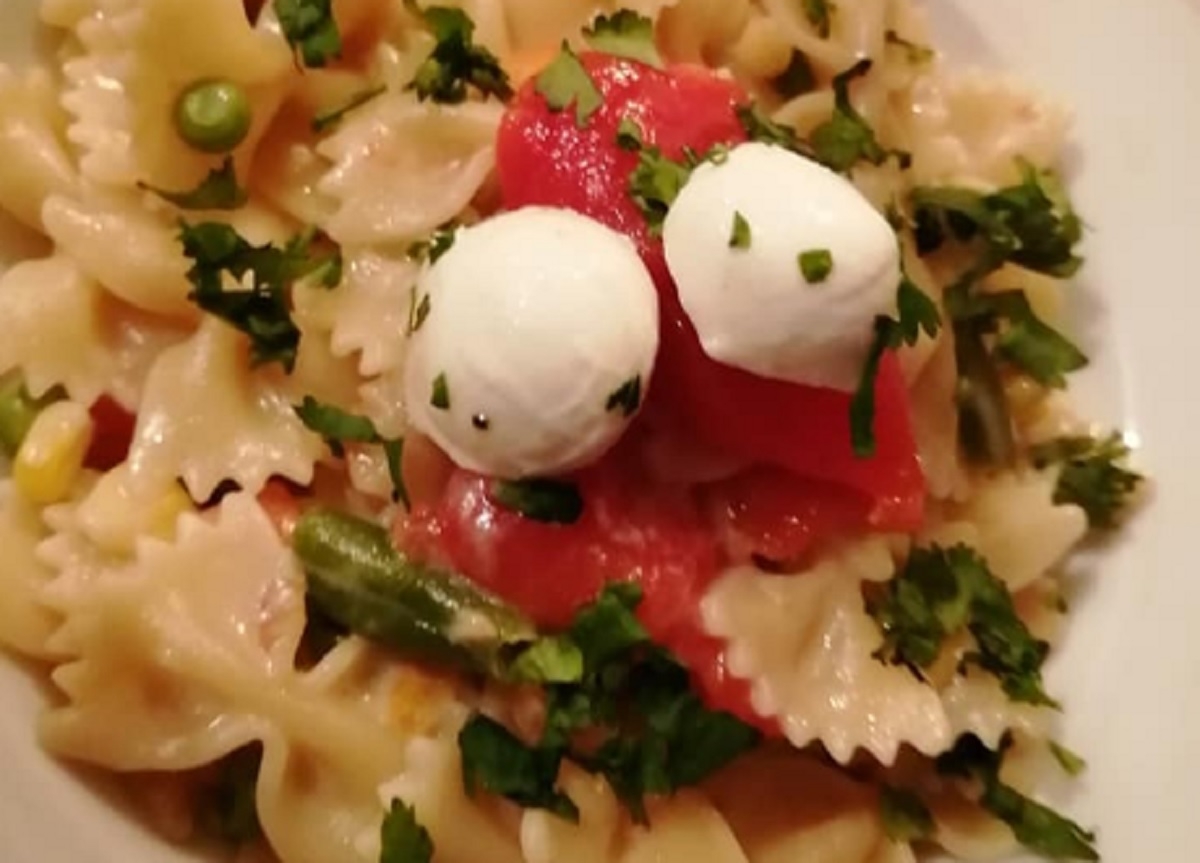 Recette: Salade de petites boucles,�bocconcinis�et parmesan.