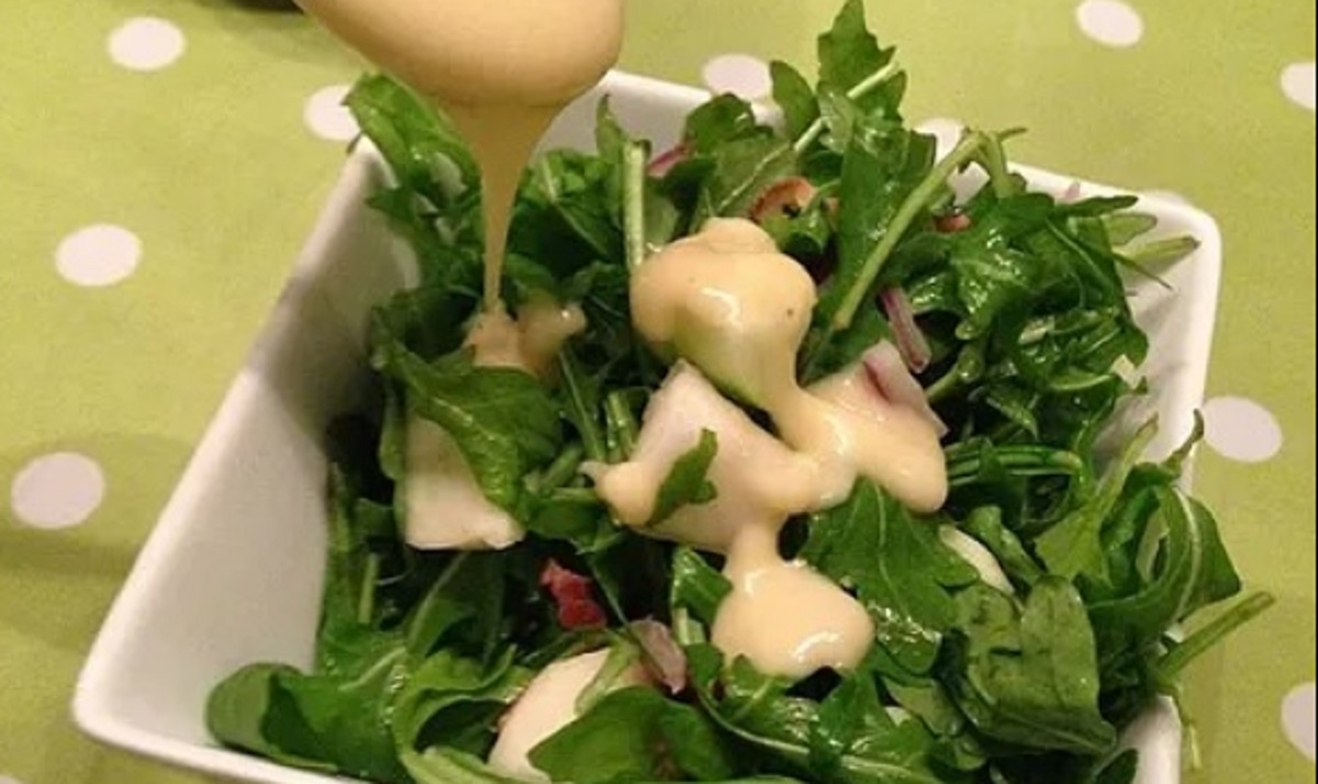 Recette: Salade roquette aux pommes et sa vinaigrette.