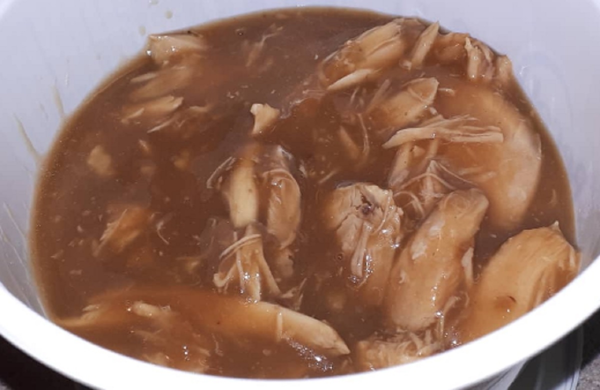 Recette: Poulet en sauce brune.