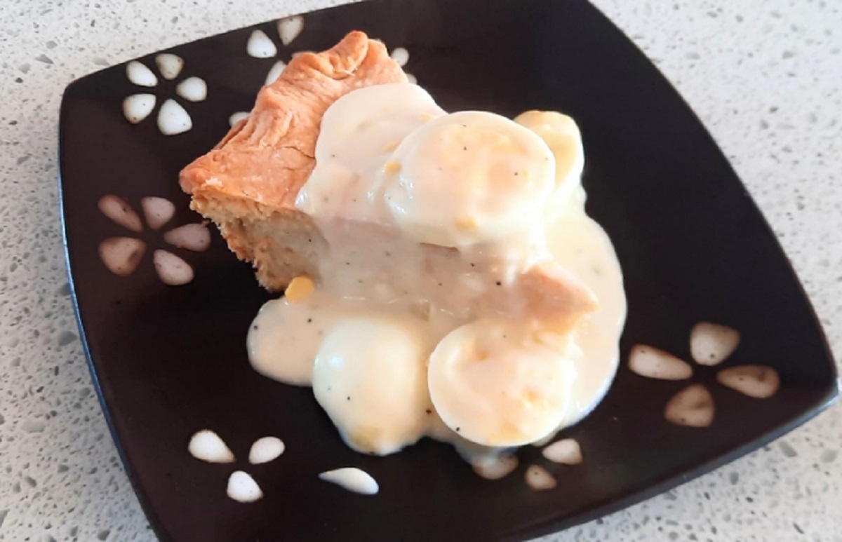 Recette : P�t� aux pommes de terre et sauce aux oeufs.