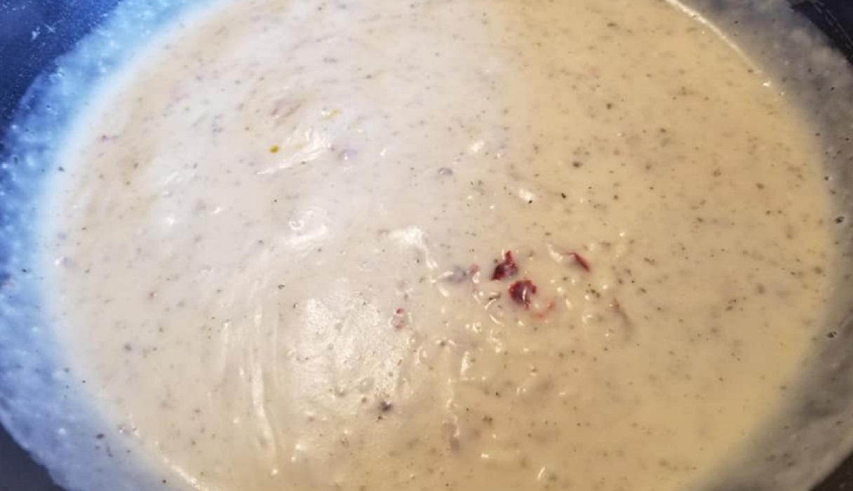 Recette: Sauce b�chamel au bouillon de poulet et truffe.