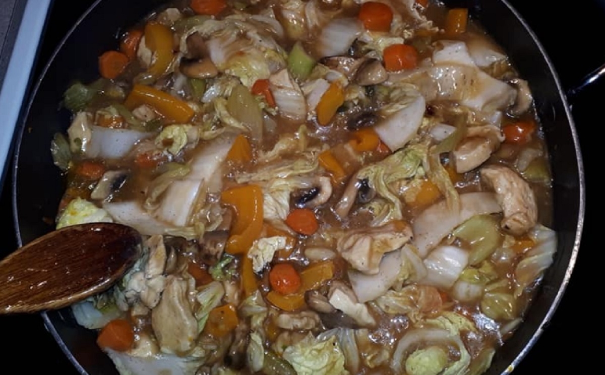 Recette: Chow mein au poulet et l�gumes.  