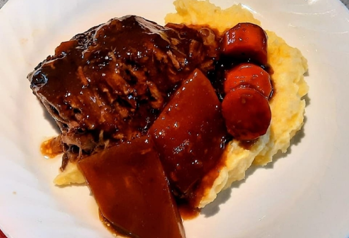 Recette: R�ti de boeuf brais� � la gel�e de pommes.