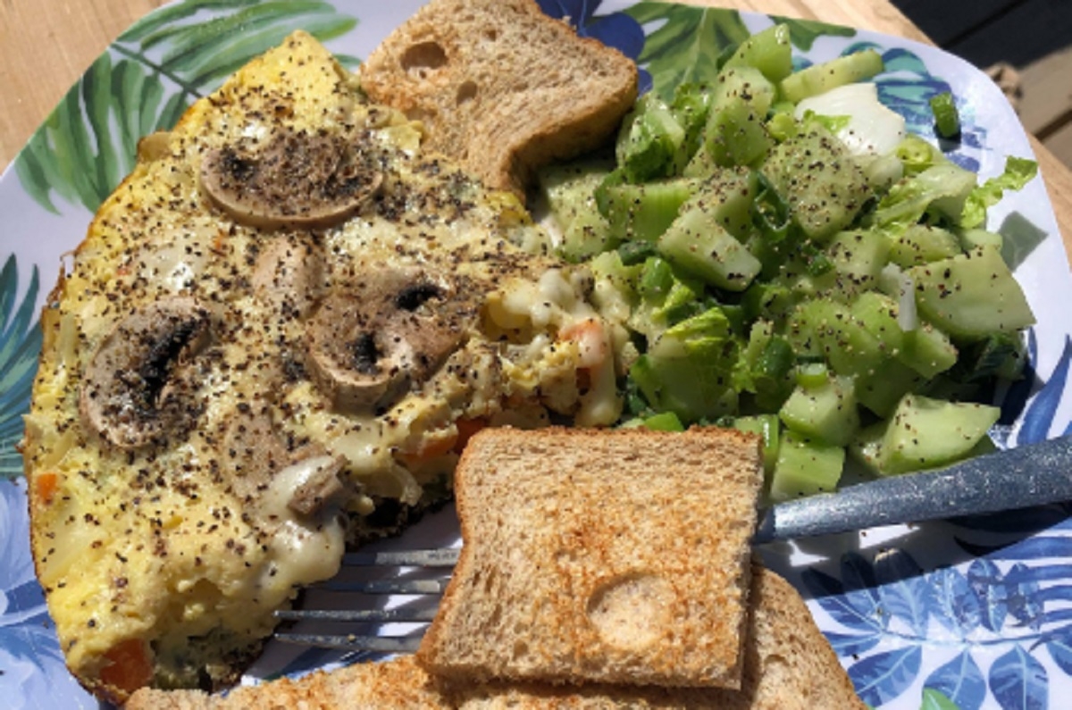 Recette: Omelette aux champignons et fines herbes au four.