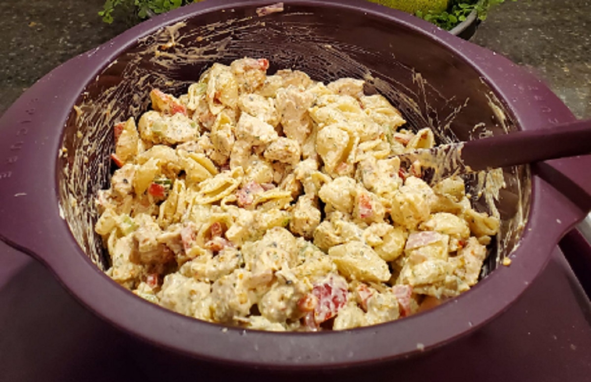 Recette: Salade de p�tes au poulet et l�gumes.