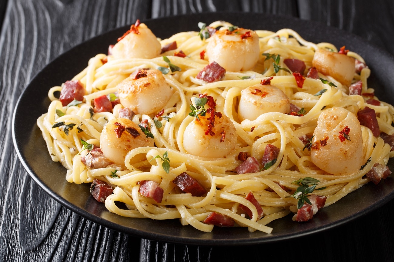 Recette : Spaghetti � l'ail cr�meux aux p�toncles et bacon.
