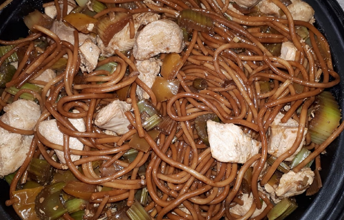 Recette: Spaghetti chinois  la poitrine de poulet.