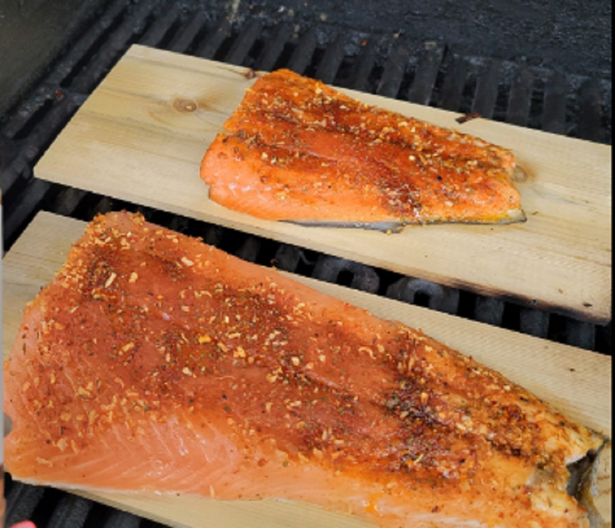 Recette: Saumon sur planche de c�dre.