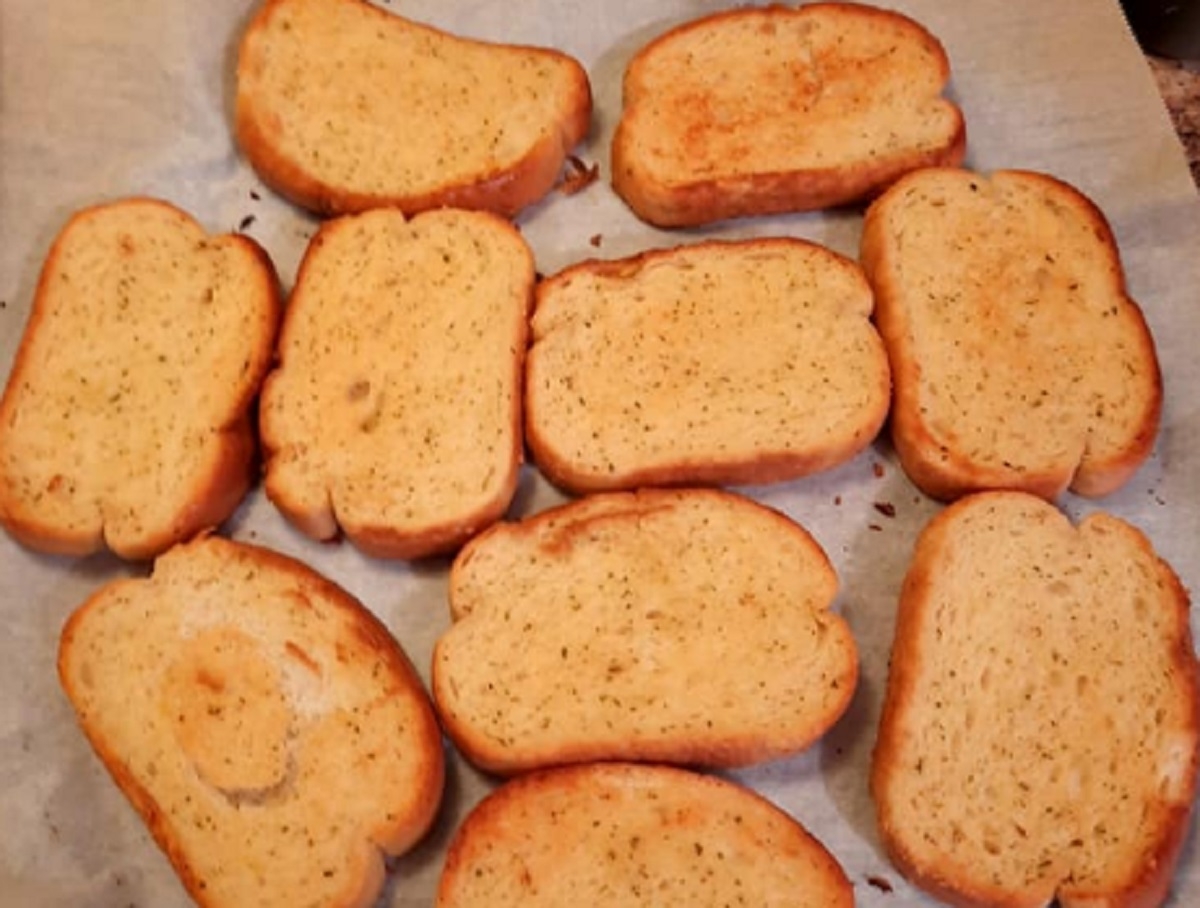 Recette: Cro�tons au beurre � l'ail et gingembre.