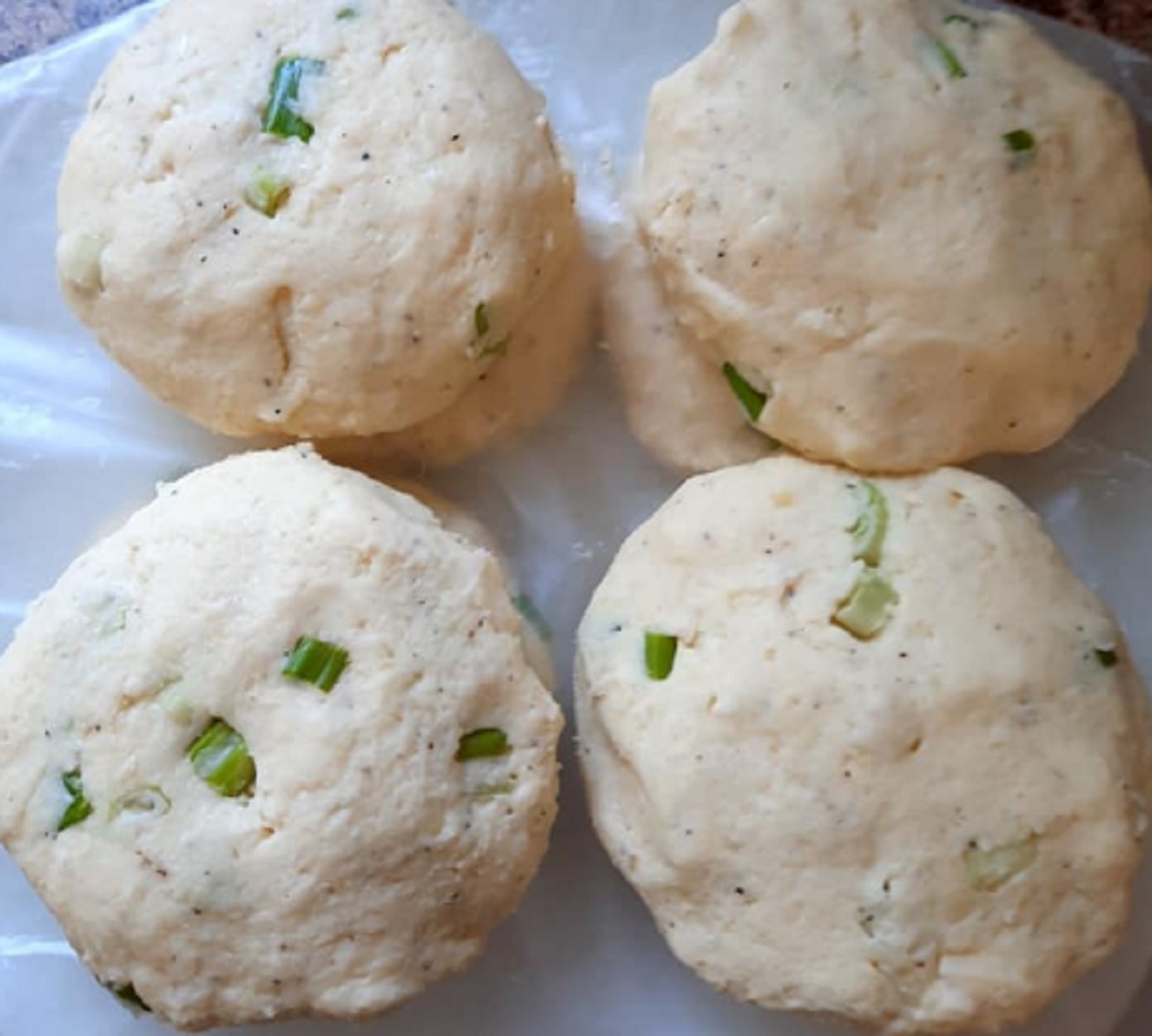 Recette: Pure de pommes de terre au boursin  l'ail et oignons verts.