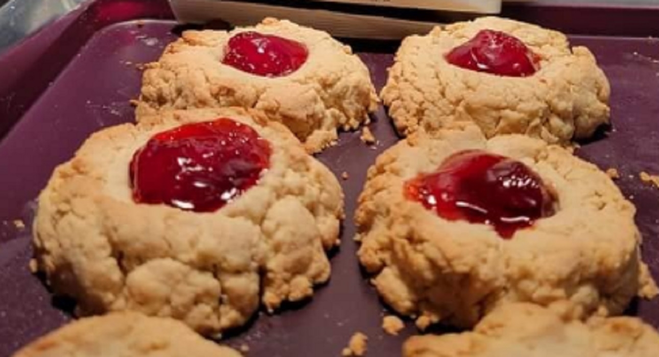 Recettes: Galettes au gruau et � la confiture de cerises.