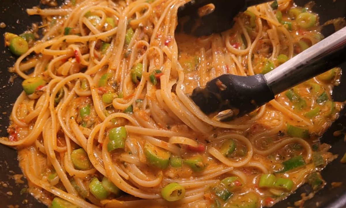 Recette: Spaghetti au fromage fondu et oignons verts.