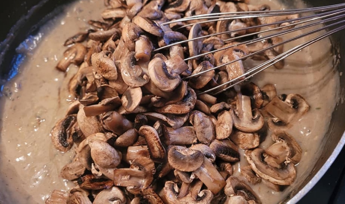 Recette: Champignons en sauce.
