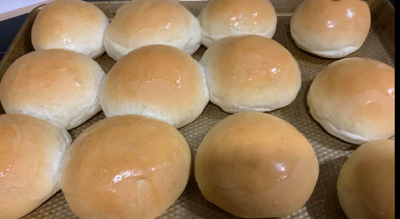Recette: Petits pains hamburger brioch�s sans gluten.