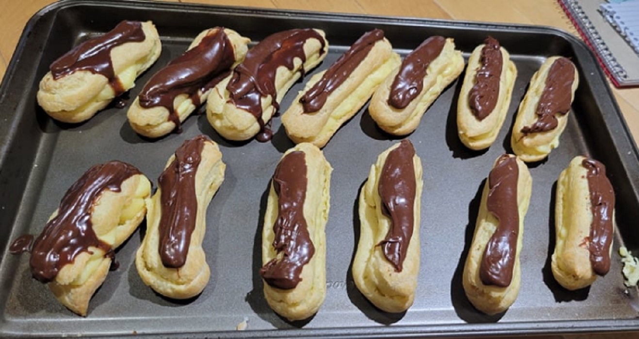 Recette: �clairs au chocolat, cr�me p�tissi�re.