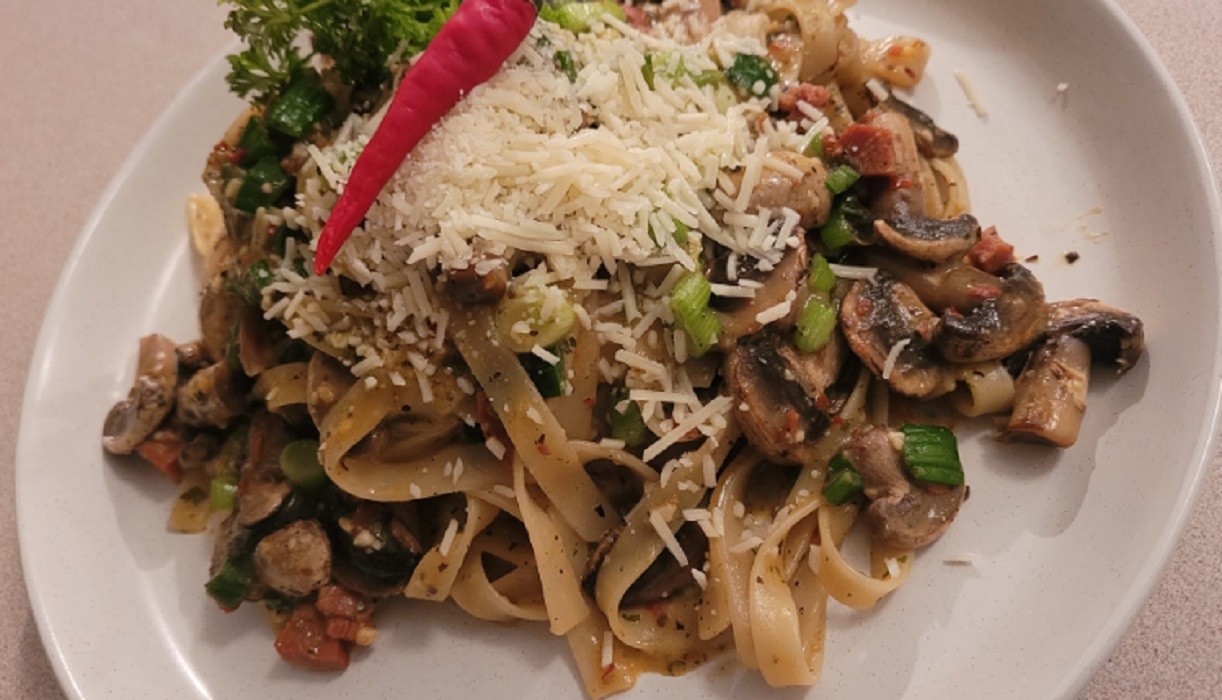 Recette: Fettucines aux champignon, ail et fines herbes.