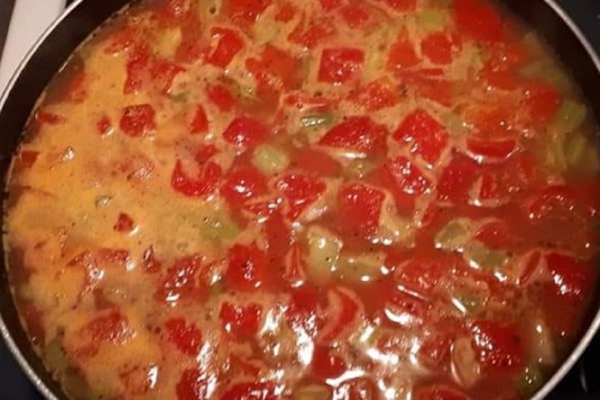 Recette: Soupe riz, poulet et tomates.