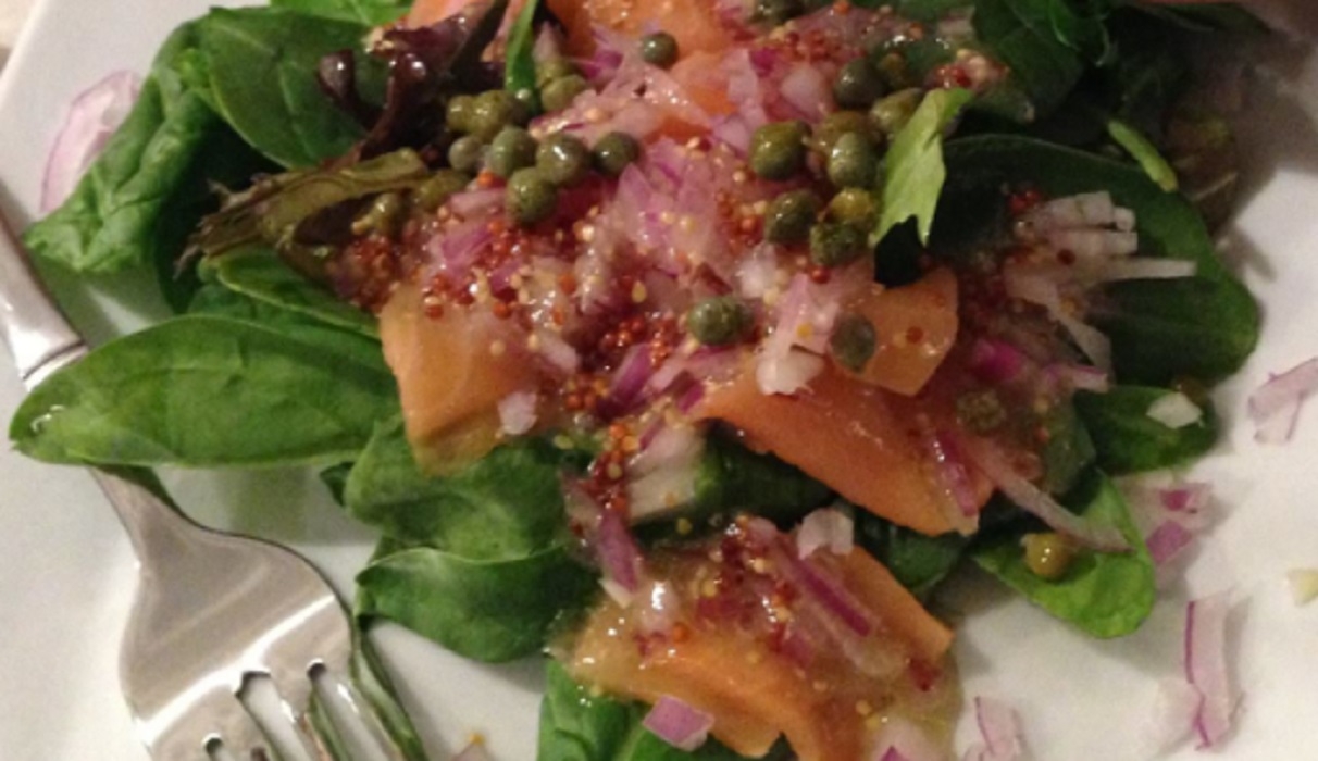 Recette: Entre de saumon fum sur salade.