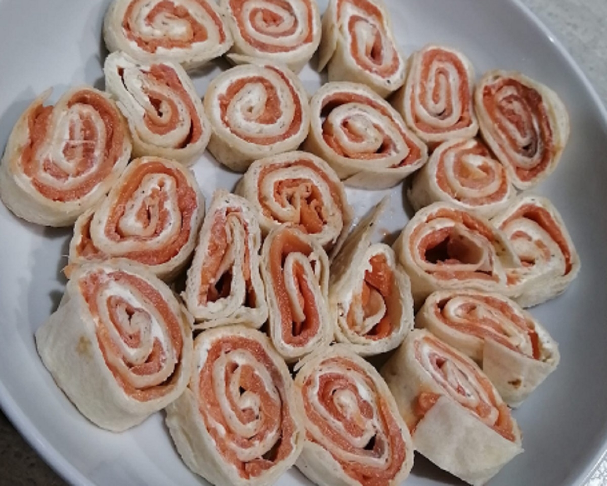 Recette: Rouleaux de saumon et fromage  la crme.