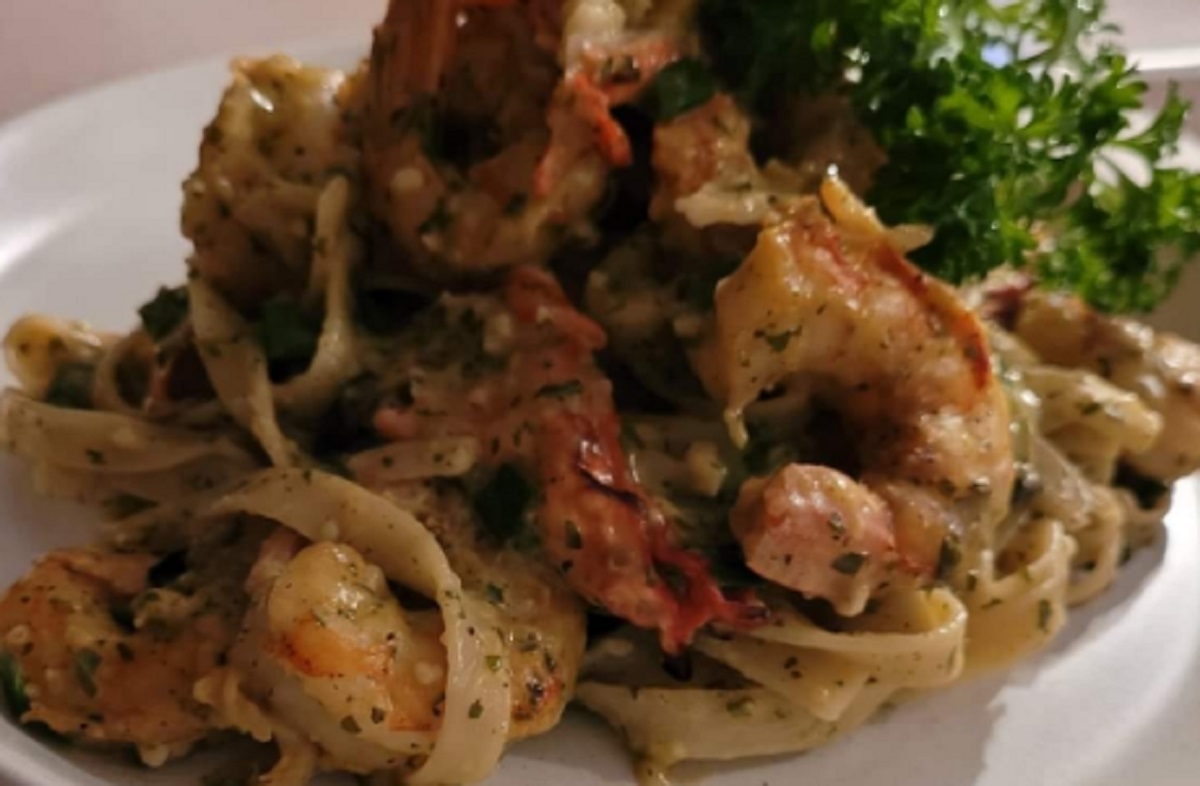 Recette: Ptes aux crevettes et fromage boursin, ail et fines herbes.