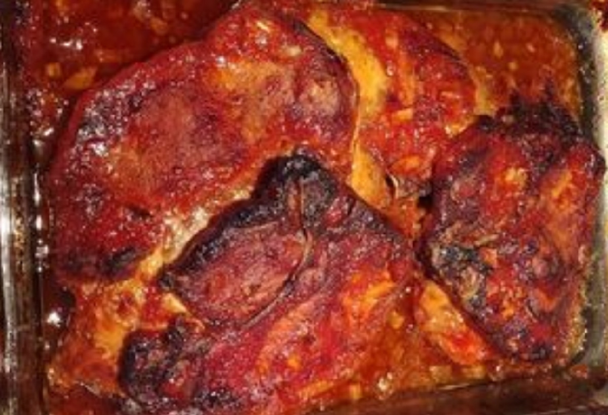Recette: C�telettes de porc et sa sauce sucr�e �pic�e.