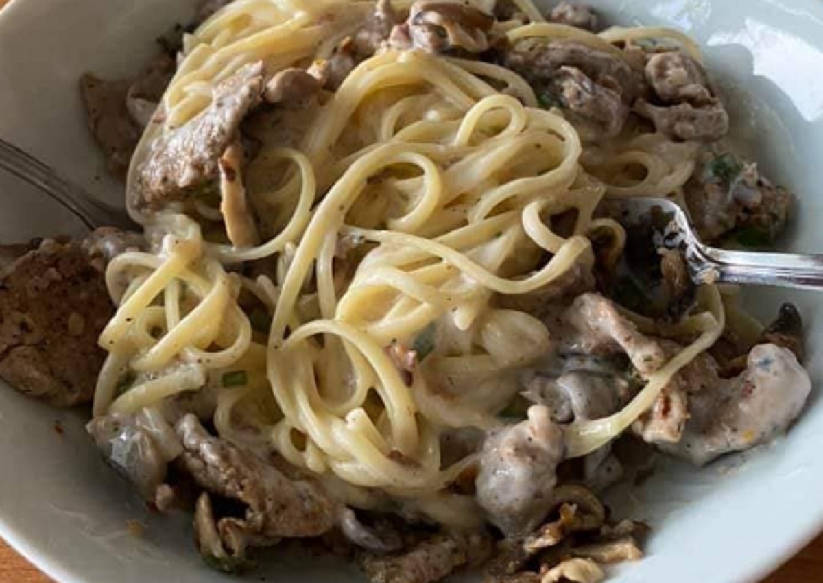Recette: Spaghetti au poulet, sauce Alfredo.