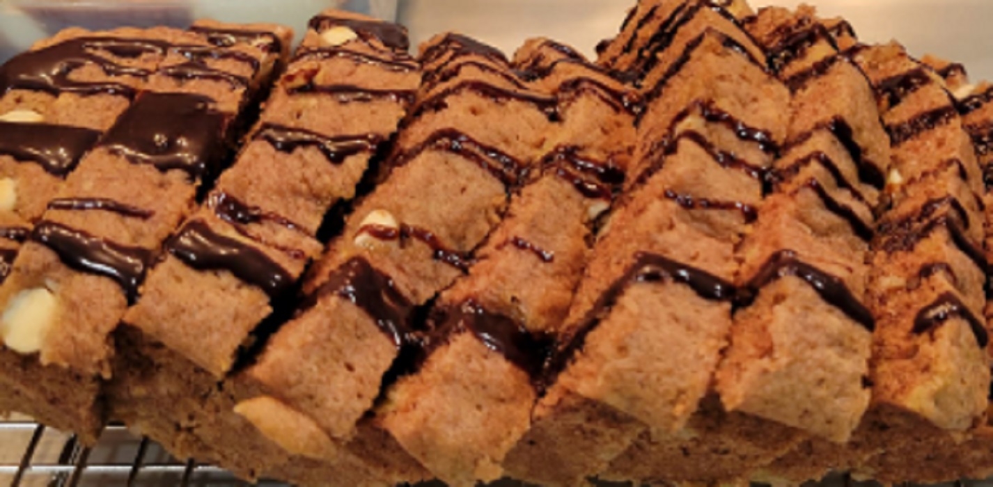 Recette: Pain aux bananes et sa sauce au chocolat.