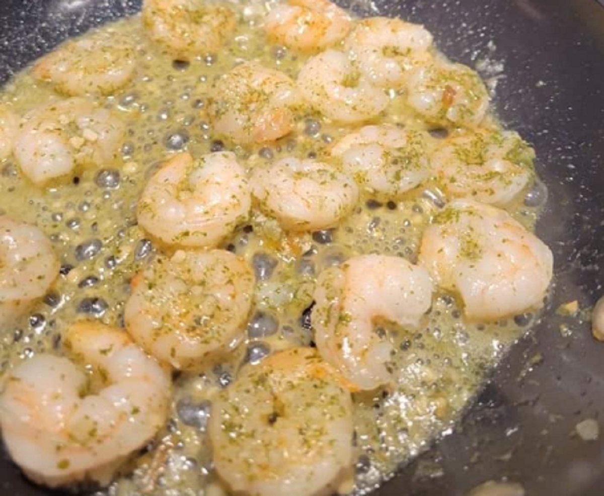 Recette: Crevettes � l'ail et fines herbes.