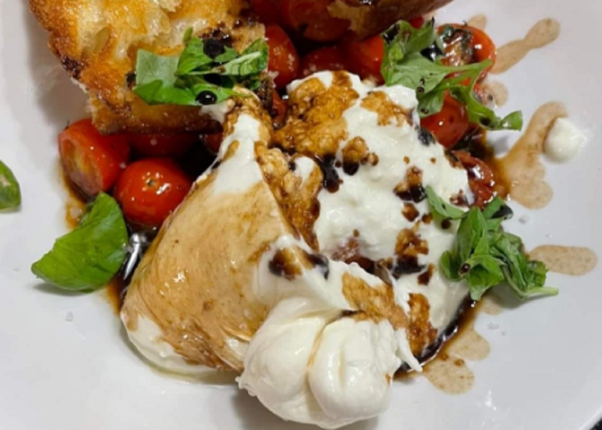 Recette: Entr�e de burrata au vinaigre balsamique.