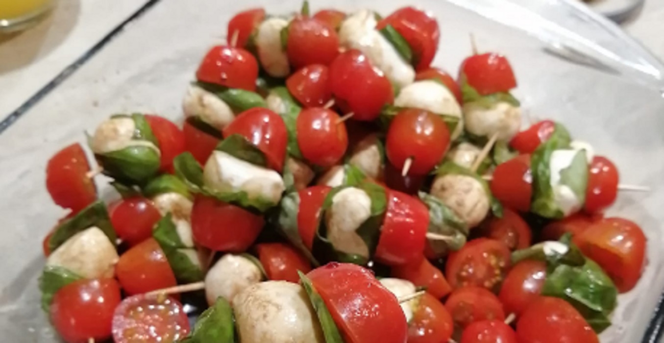 Recette: Brochettes de bocconcinis et tomates cerises.