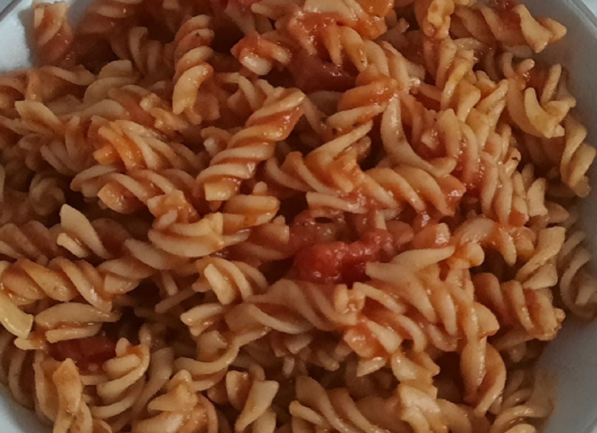Recette: Fusillis � la sauce tomate.