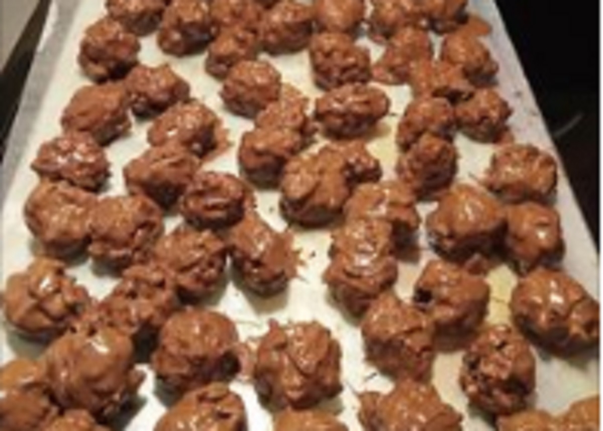 Recette: Boules aux dattes et figues, enrob�es de chocolat.