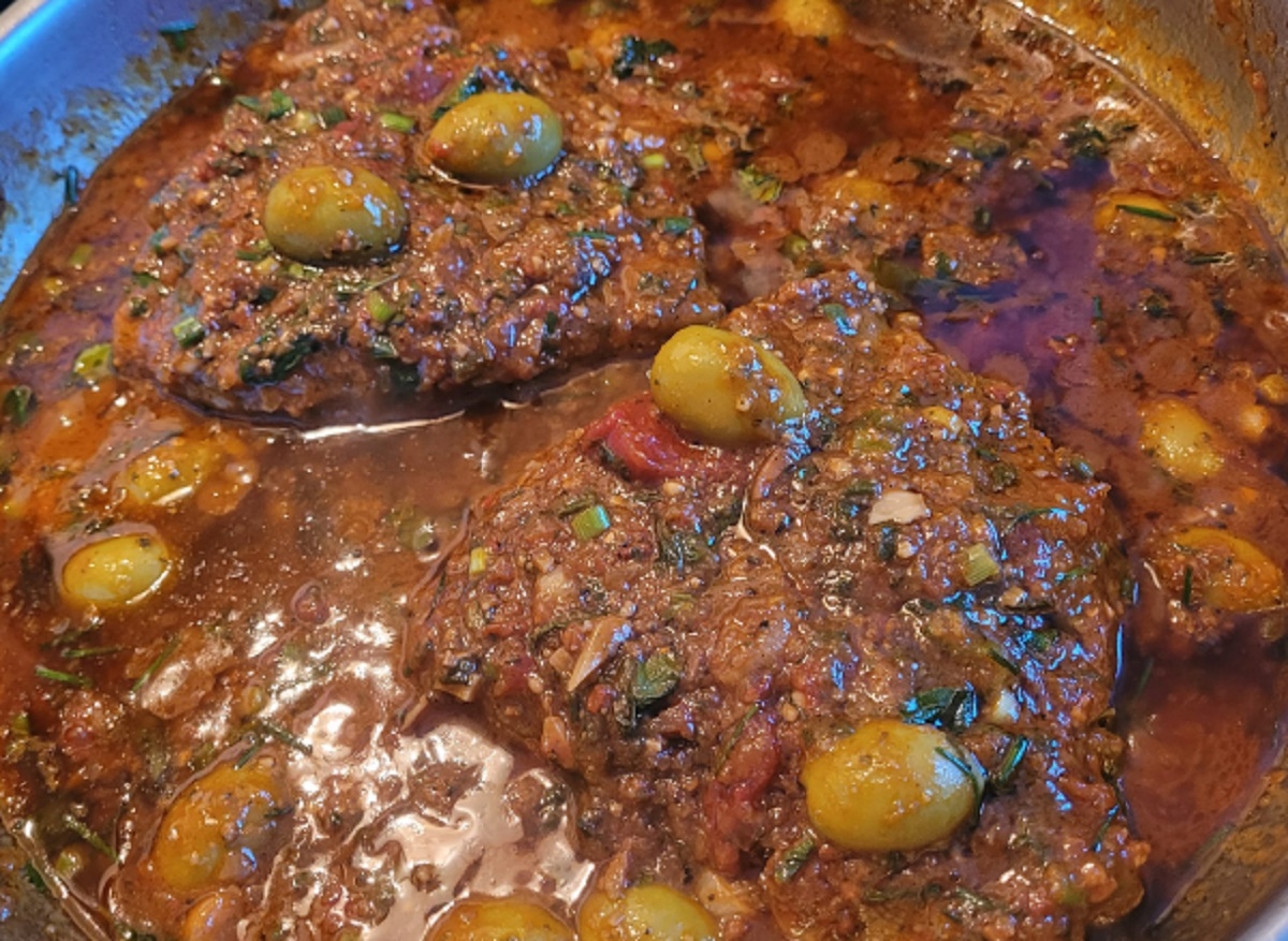 Recette: C�telettes de porc et sa sauce tomate.